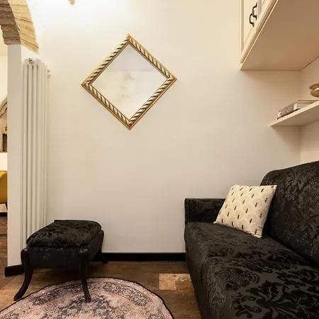 Pitti Elegant Apartment